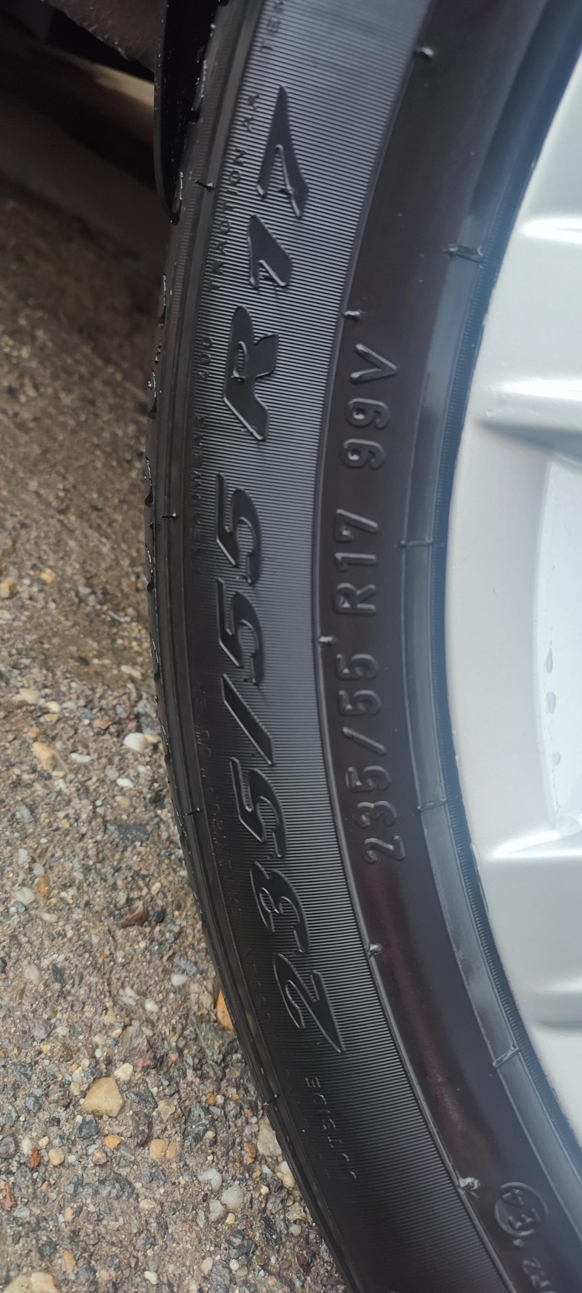Set 4 anvelope de vară 235/55/R17