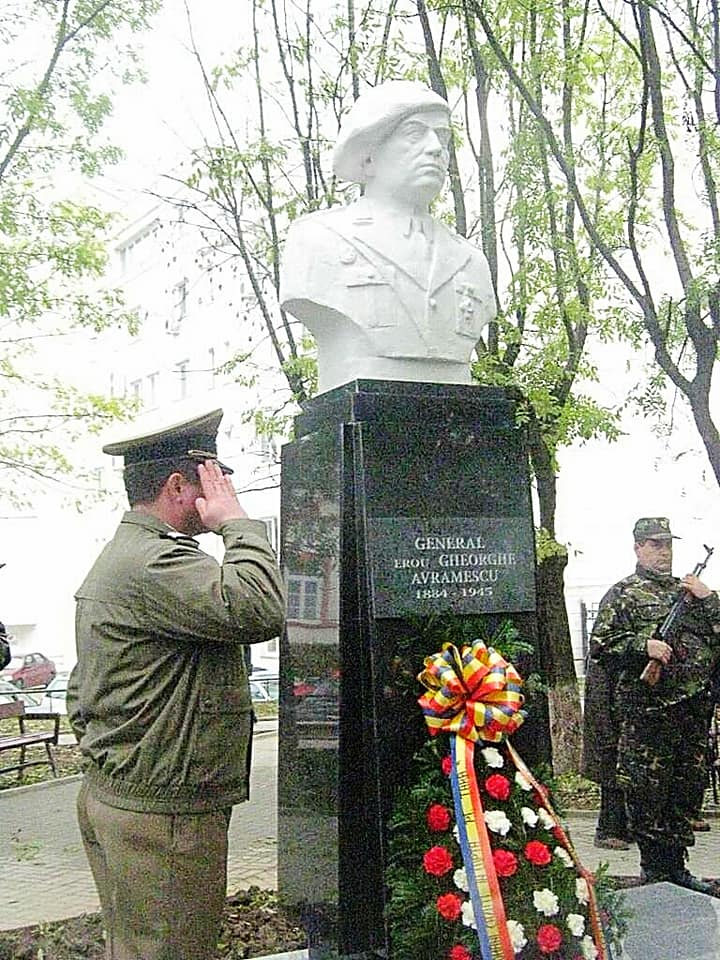 53652960_2366710156884177_582503925907718144_n