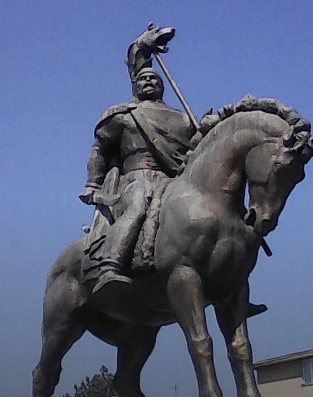 ECVESTRA STATUIE A REGELUI DECEBAL