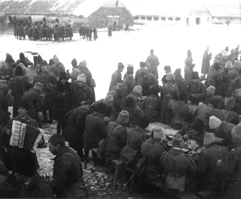 poze-masa-armatei-trupei-romane-soldati-romani-la-batalia-cotul-donului-octombrie-1942