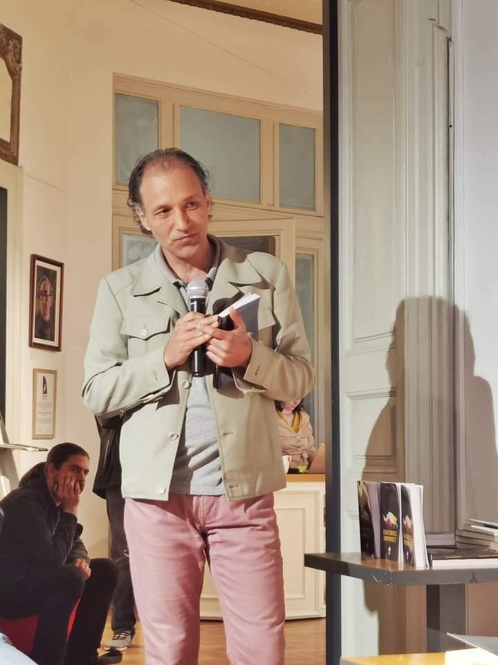 dc543234-cff8-41ba-9907-b91c04404b03