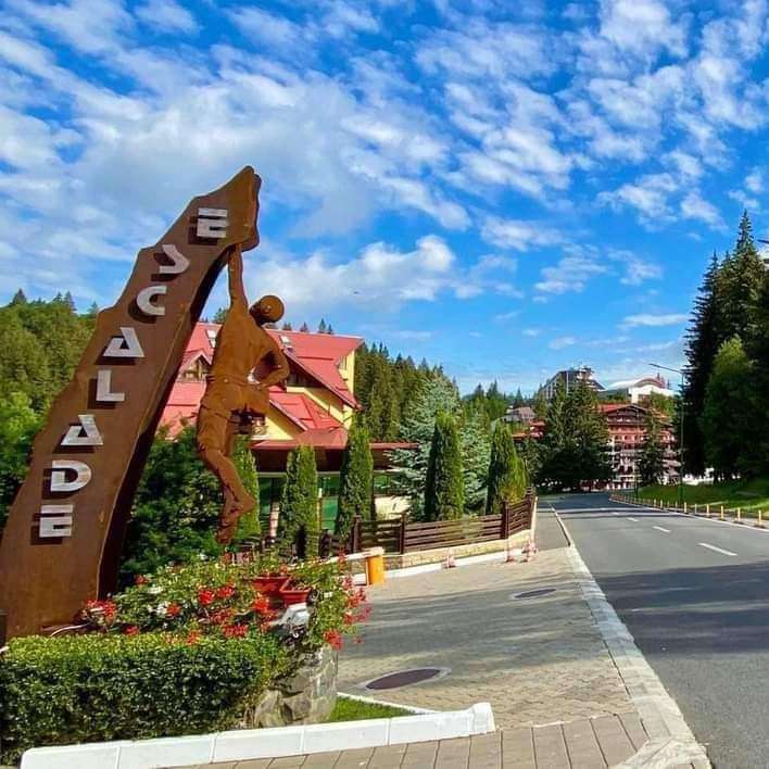 f6b2dbc9-db4c-4f7e-8cef-1f25517079c8